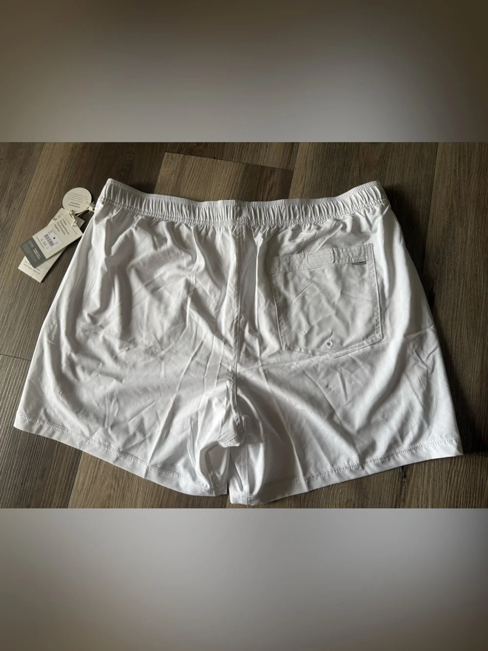 Vuori Kore Short Lined 5" inch XXL NWT white - Picture 2 of 3